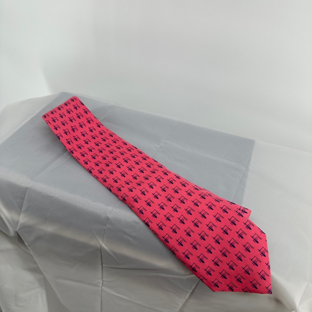 Vineyard Vines Mens Vinson & Elkins Nape 2011 Silk Tie pink oil rig Necktie